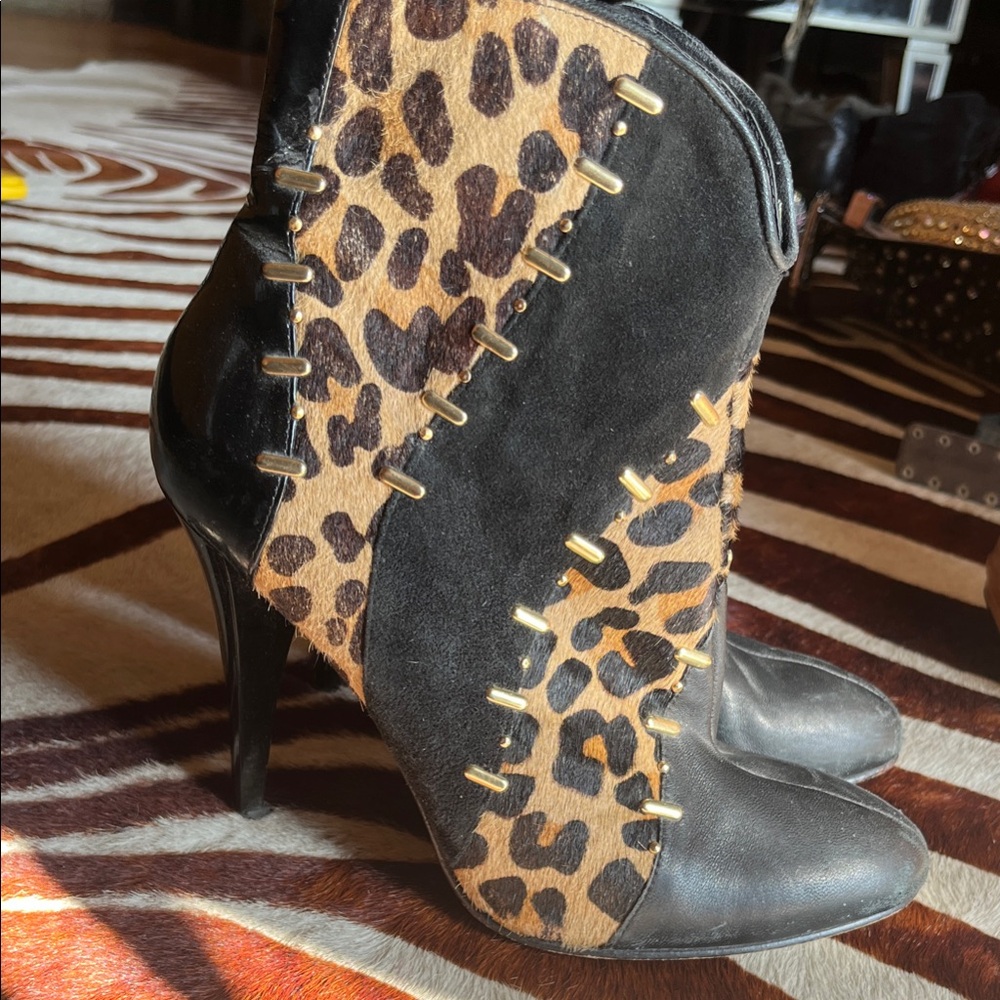 Beverly Feldman Punk  Goth Animal Print Calf Hair Leather Rocker Ankle Boots 8
